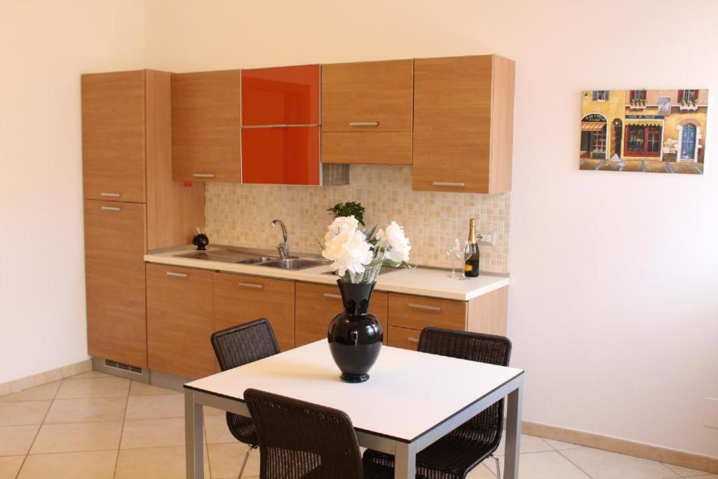 Colonna Rooms & Apartment Trani Eksteriør billede
