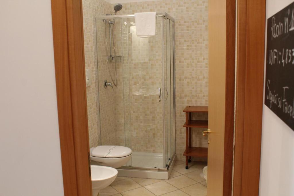 Colonna Rooms & Apartment Trani Eksteriør billede